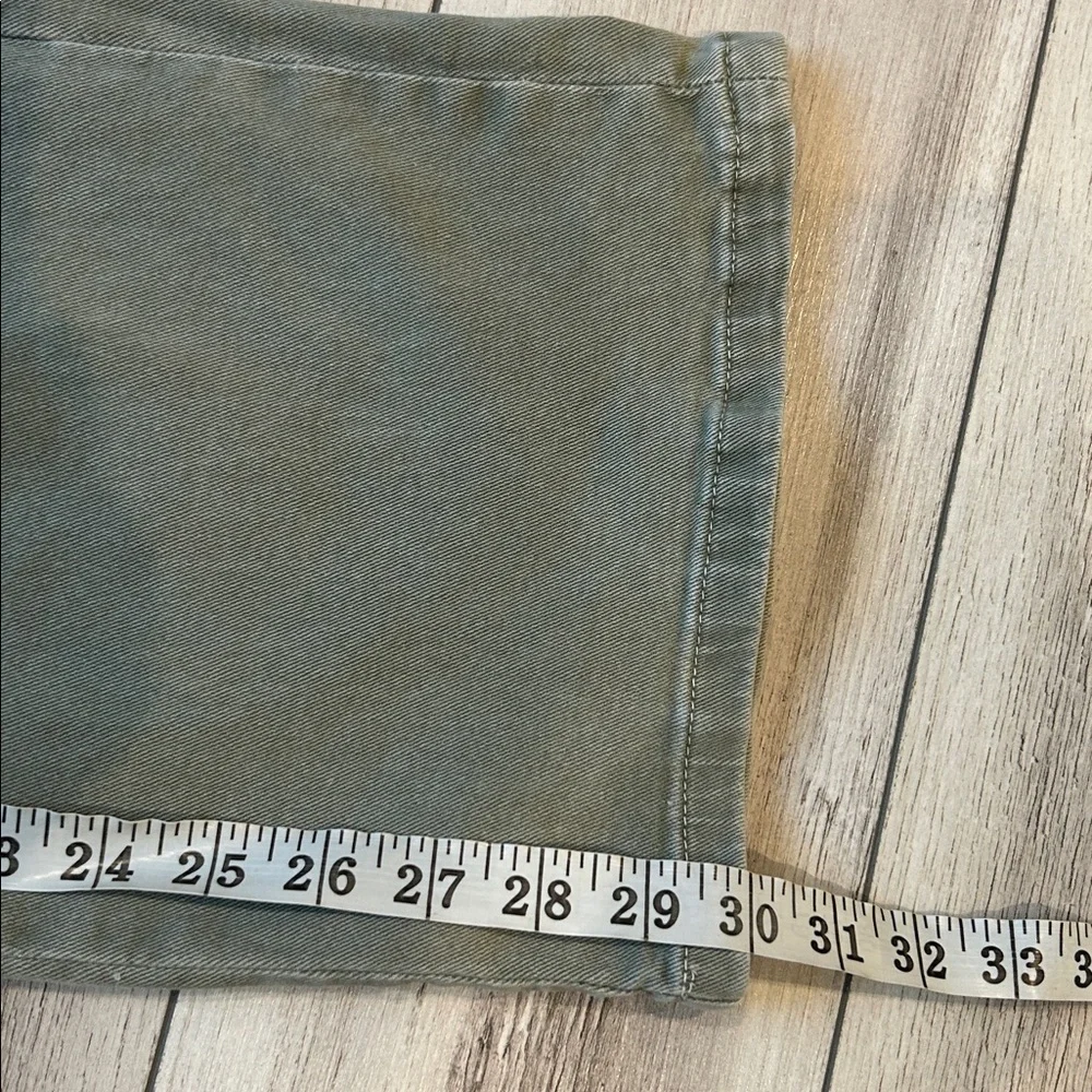 Q2 Premium Denim wide leg cargo jeans size small